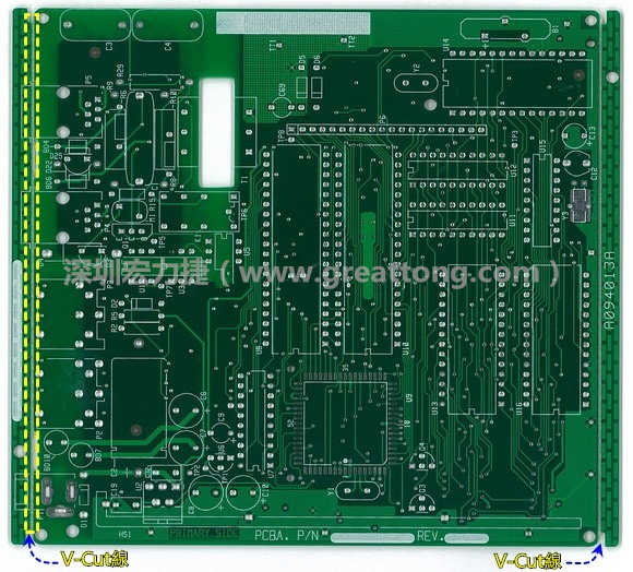 所謂【V-cut】是印刷電路板(PCB)廠(chǎng)商依據(jù)客戶(hù)的圖紙要求，事先在PCB的特定位置用轉(zhuǎn)盤(pán)刀具切割好的一條條分割線(xiàn)，其目的是為了方便后續(xù)SMT電路板組裝完成后的「分板(De-panel)」之用，因?yàn)槠淝懈詈蟮耐庑涂雌饋?lái)就像個(gè)英文的【V】字型，因此得名。